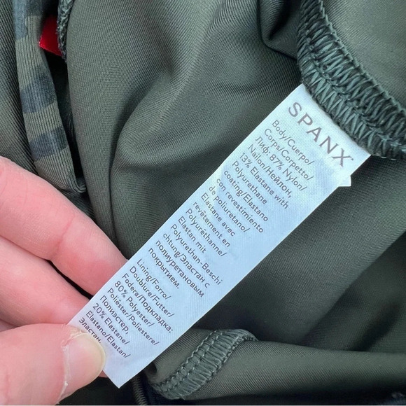 Spanx Look At Me Now Green Camo Leggings size M - Picture 8 of 8